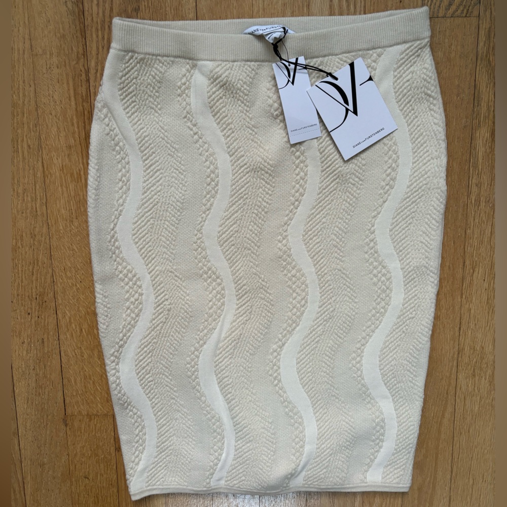 Diane vonFurstenberg wool knit stretchy pencil skirt